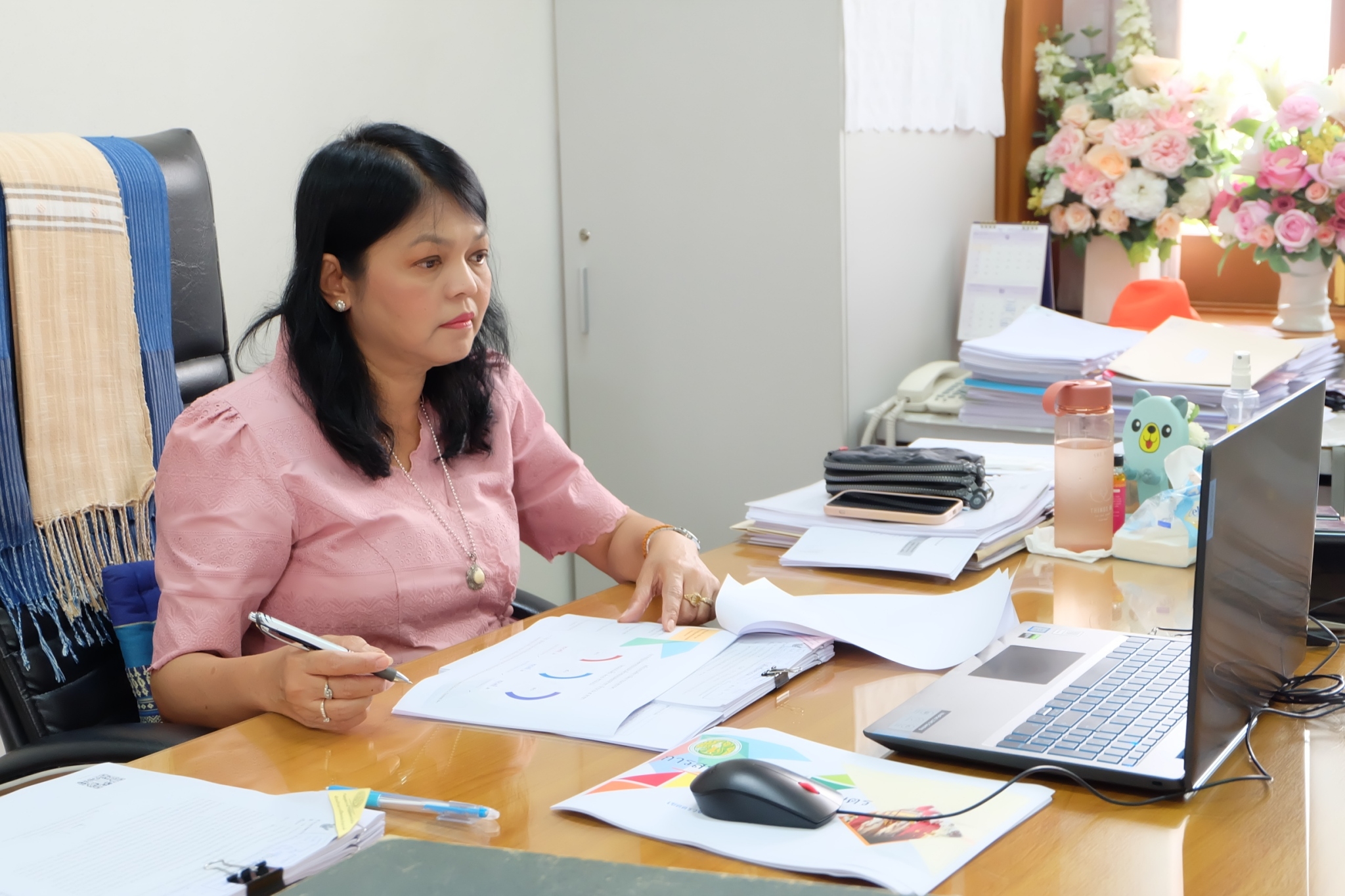 title - ผู้ตรวจราชการ ส.ป.ก. ร่วมประชุมคณะทำงานสรรหาปราชญ์เกษตรของแผ่นดินระดับเขต เขตตรวจราชการที่ 10 และ 11 ประจำปี 2567 ผ่านระบบการประชุมทางไกลออนไลน์ Application Zoom Meeting